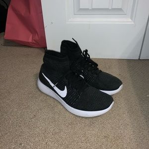 Lunar Epic Fly Knit Nikes